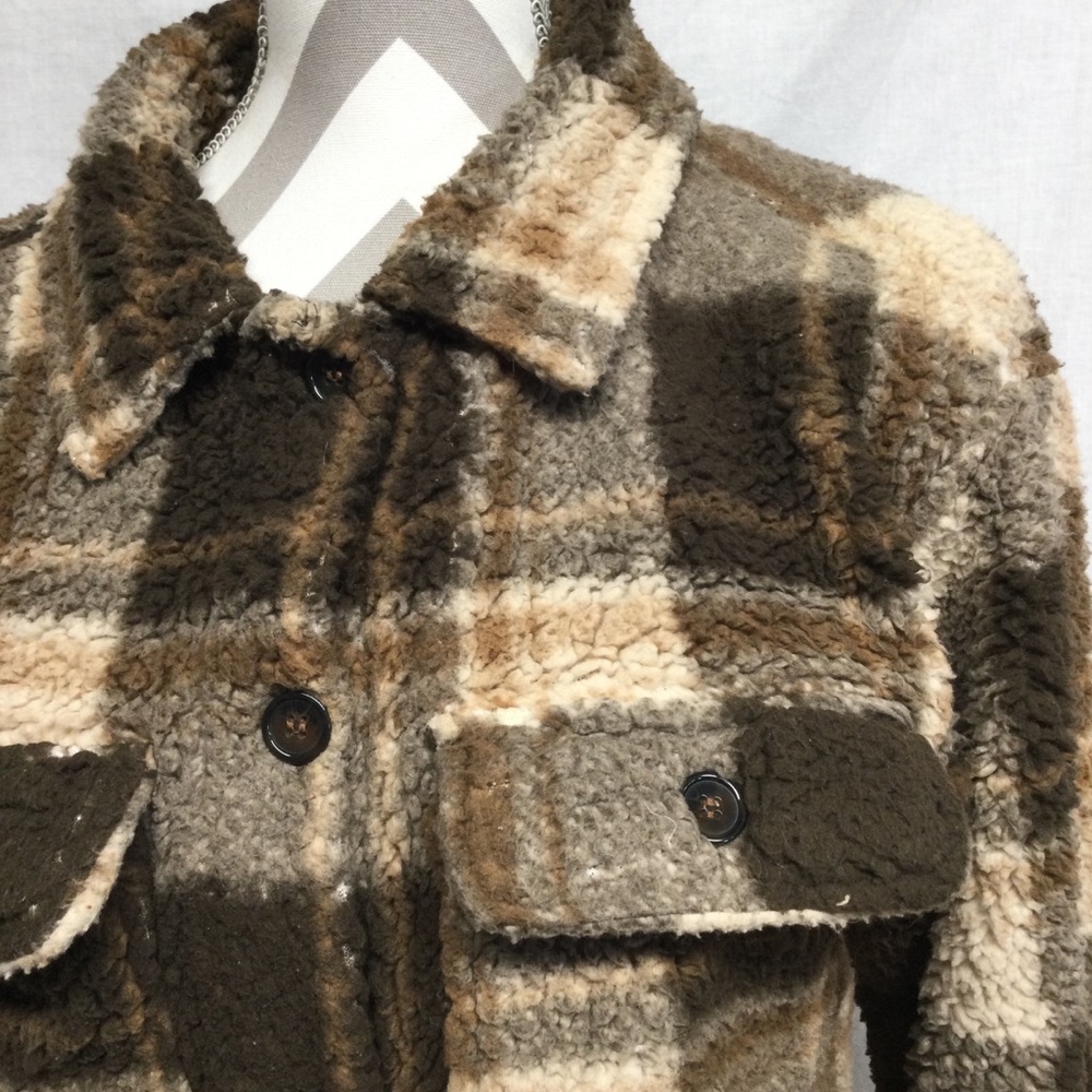 Almost Famous Womens Plaid Sherpa Shacket Button-Up Jacket in Brown & Cream Sz M - Picture 2 of 11